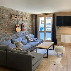 Le Très Grand Appartement