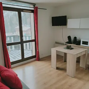 Jolies Praloup 1600 Avec Balcons Appartement